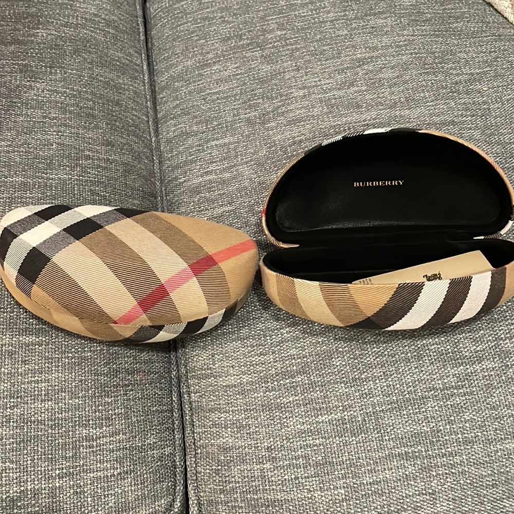 Burberry sunglasses eyeglasses case